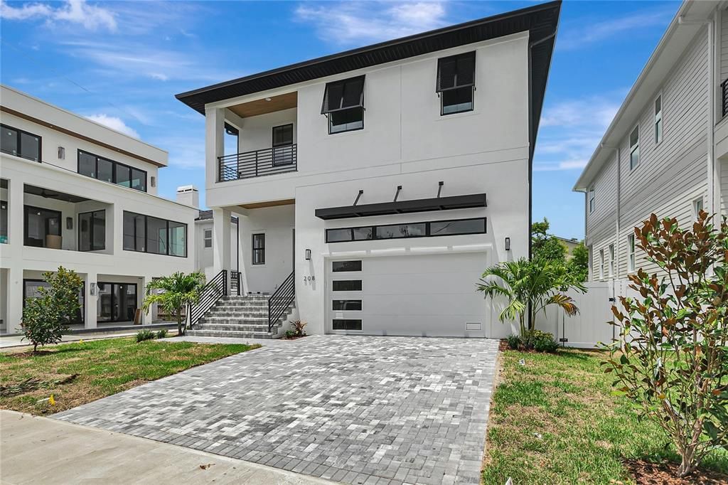 Active With Contract: $2,150,000 (5 beds, 4 baths, 3206 Square Feet)