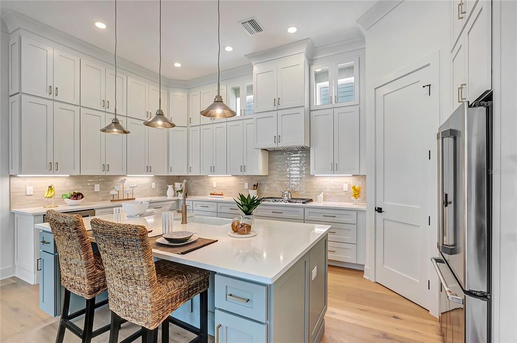 Active With Contract: $2,150,000 (5 beds, 4 baths, 3206 Square Feet)