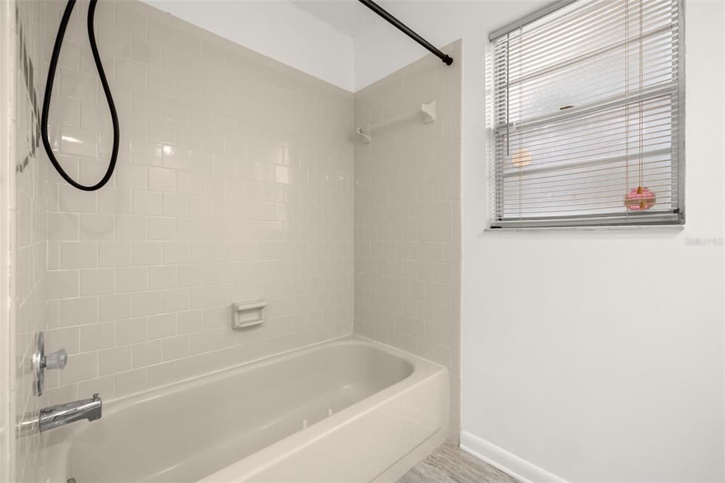 В аренду: $2,095 (2 спален, 2 ванн, 1055 Квадратных фут)
