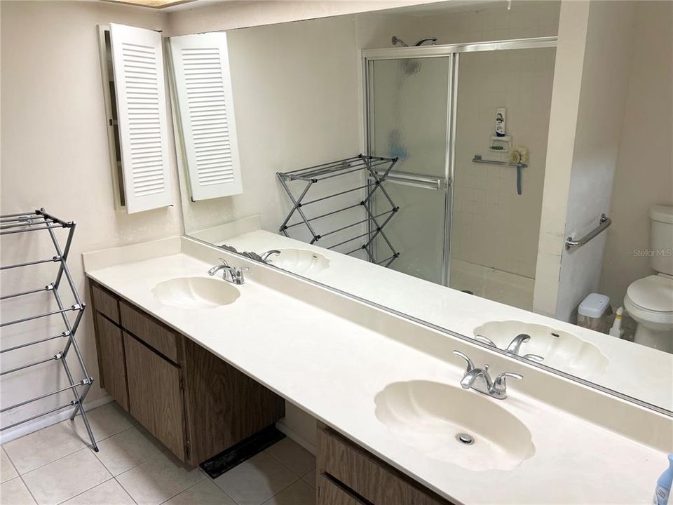 На продажу: $189,999 (2 спален, 2 ванн, 1230 Квадратных фут)