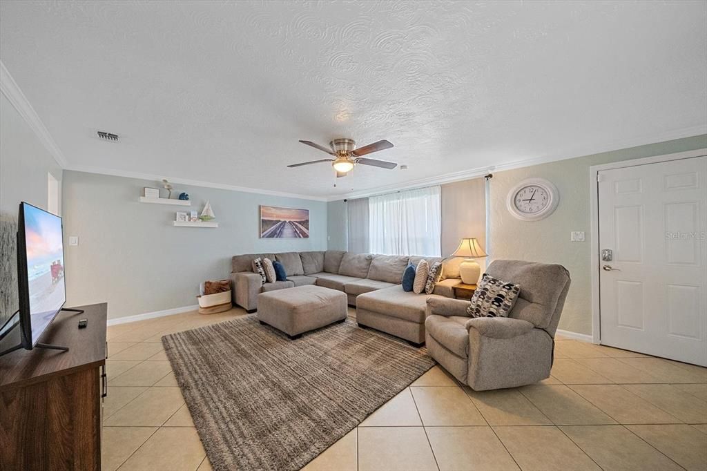 На продажу: $499,000 (3 спален, 1 ванн, 1118 Квадратных фут)