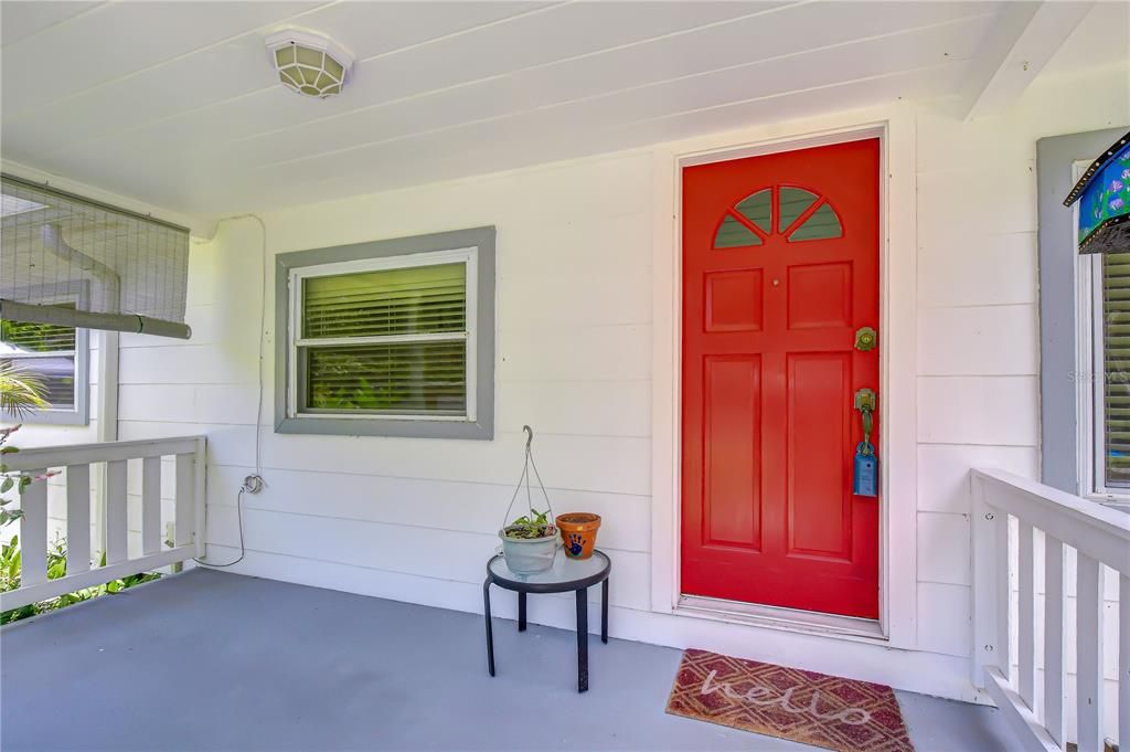 For Sale: $289,900 (2 beds, 1 baths, 816 Square Feet)