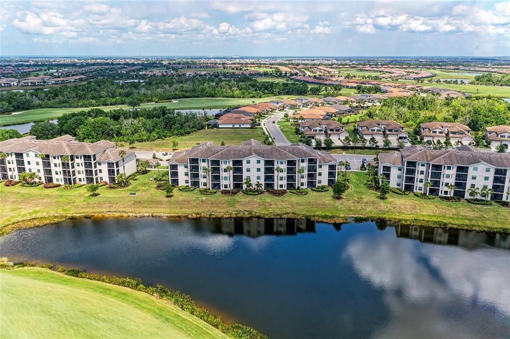На продажу: $295,000 (2 спален, 2 ванн, 1121 Квадратных фут)