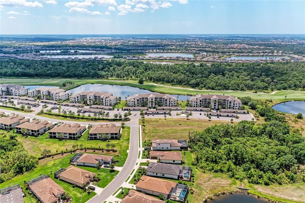 На продажу: $295,000 (2 спален, 2 ванн, 1121 Квадратных фут)