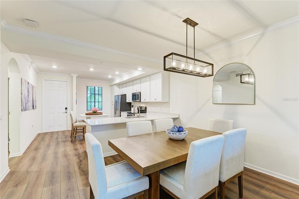 На продажу: $295,000 (2 спален, 2 ванн, 1121 Квадратных фут)