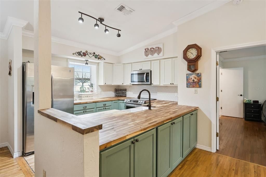 На продажу: $445,000 (3 спален, 2 ванн, 2300 Квадратных фут)