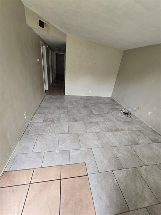 Activo con contrato: $210,000 (3 camas, 1 baños, 1000 Pies cuadrados)