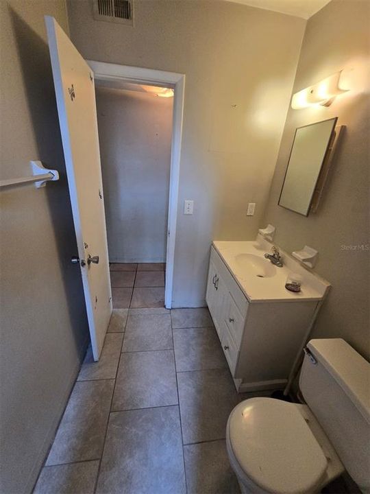 Activo con contrato: $210,000 (3 camas, 1 baños, 1000 Pies cuadrados)