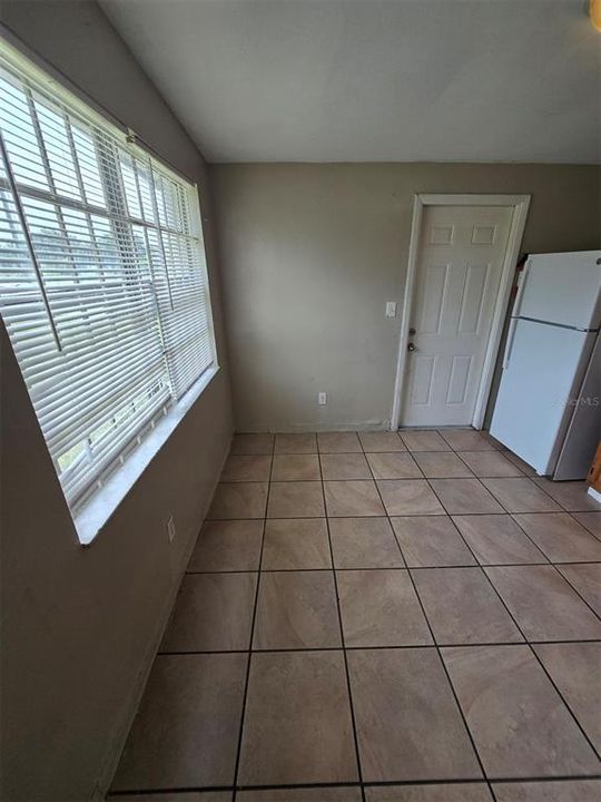Activo con contrato: $210,000 (3 camas, 1 baños, 1000 Pies cuadrados)