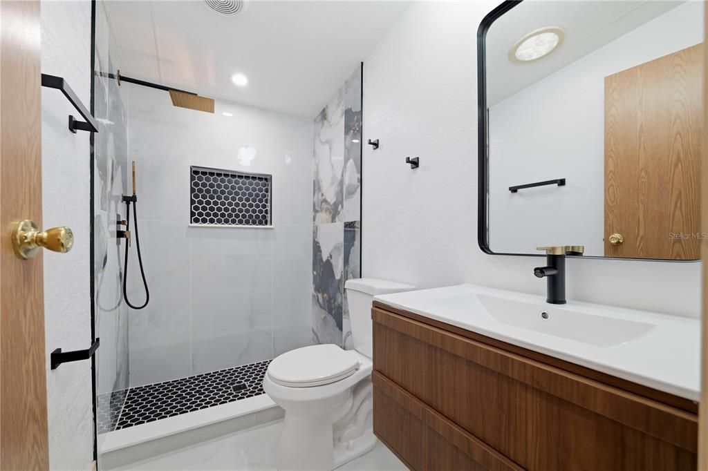 En Venta: $385,000 (3 camas, 2 baños, 1786 Pies cuadrados)
