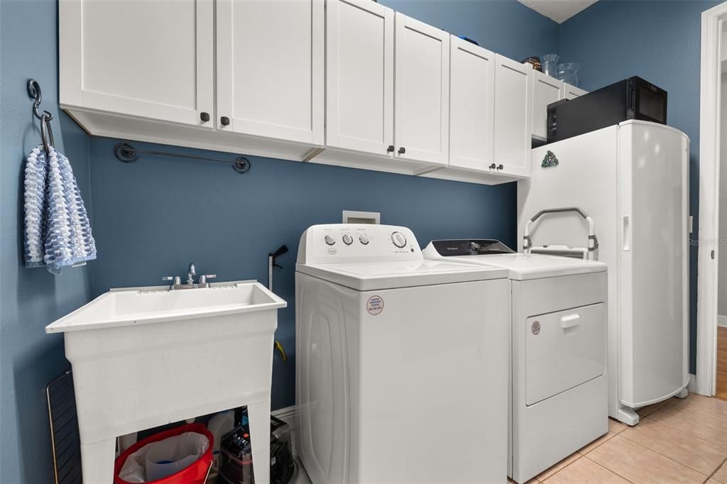 Active With Contract: $649,900 (4 beds, 3 baths, 2802 Square Feet)