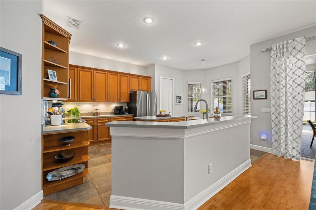 Active With Contract: $649,900 (4 beds, 3 baths, 2802 Square Feet)