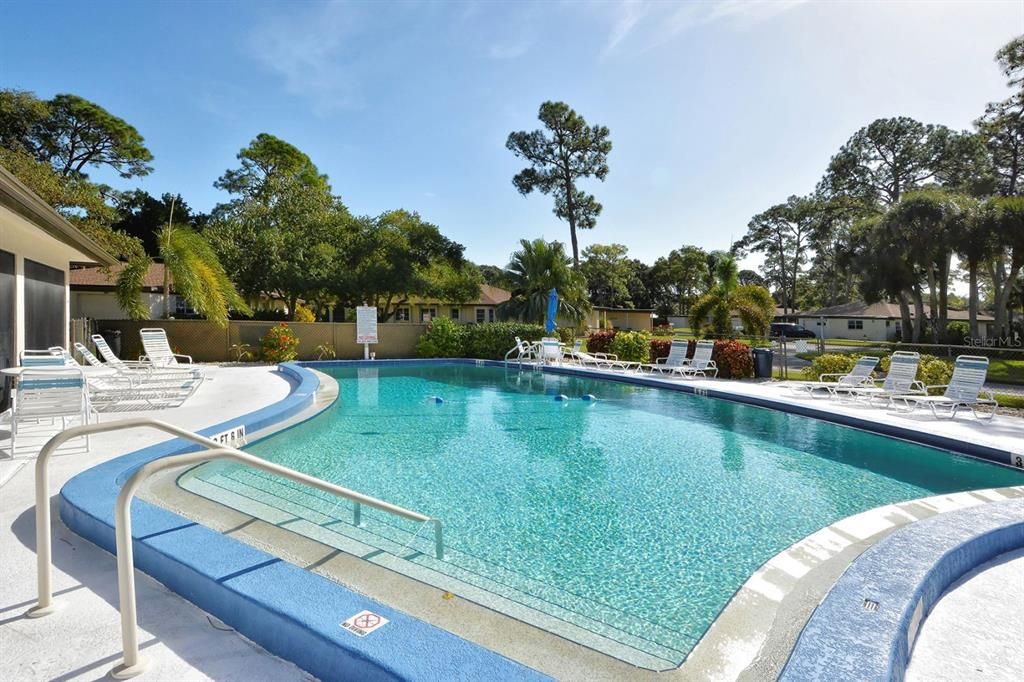 For Sale: $237,000 (2 beds, 2 baths, 1121 Square Feet)