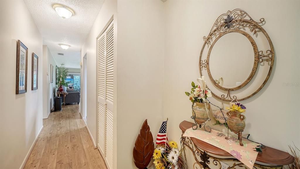 For Sale: $237,000 (2 beds, 2 baths, 1121 Square Feet)