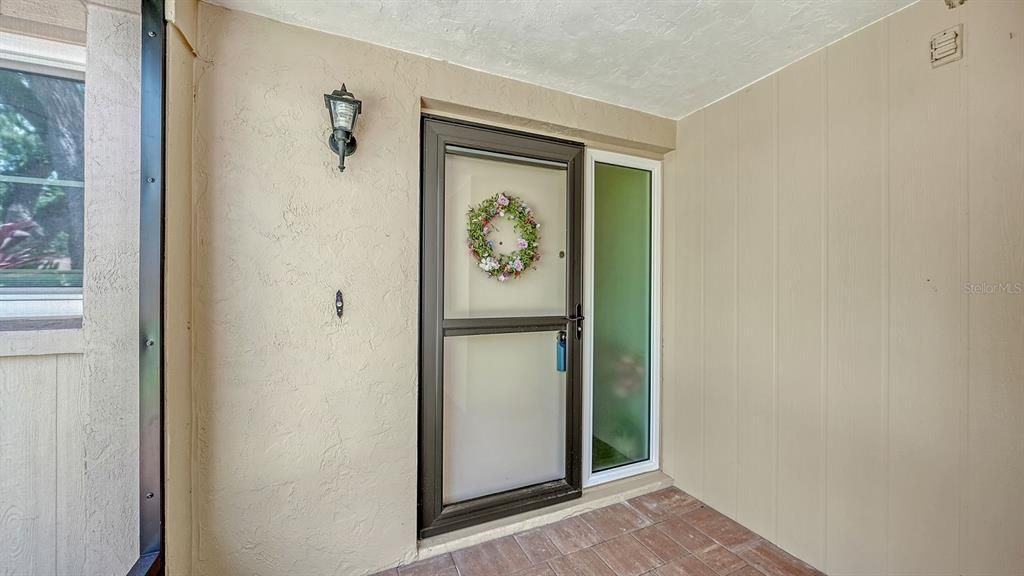 For Sale: $237,000 (2 beds, 2 baths, 1121 Square Feet)