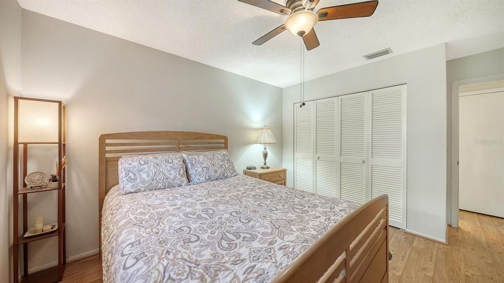 For Sale: $237,000 (2 beds, 2 baths, 1121 Square Feet)