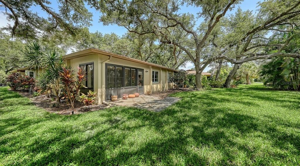 For Sale: $237,000 (2 beds, 2 baths, 1121 Square Feet)