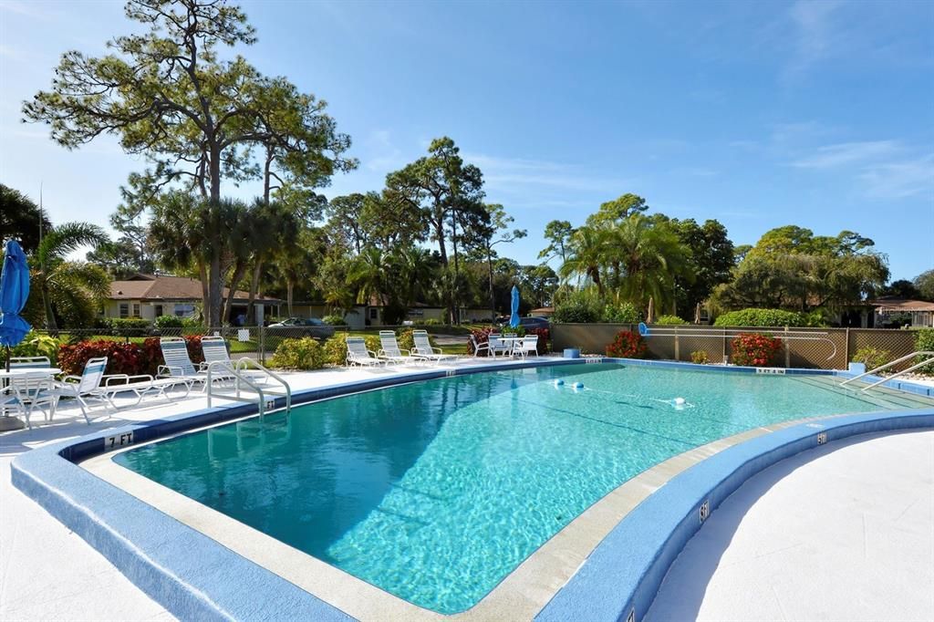 For Sale: $237,000 (2 beds, 2 baths, 1121 Square Feet)