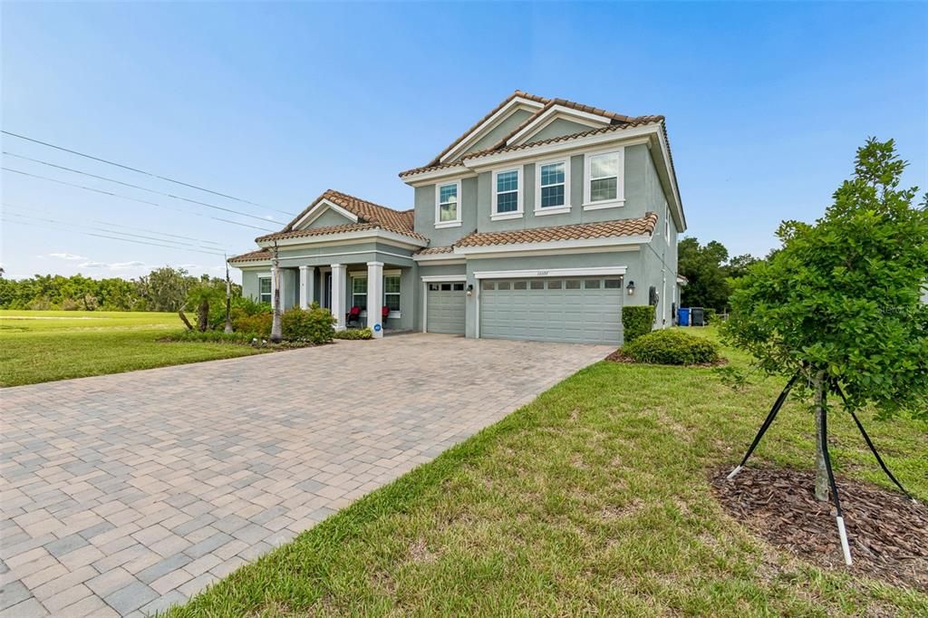 For Sale: $1,300,000 (5 beds, 4 baths, 4688 Square Feet)