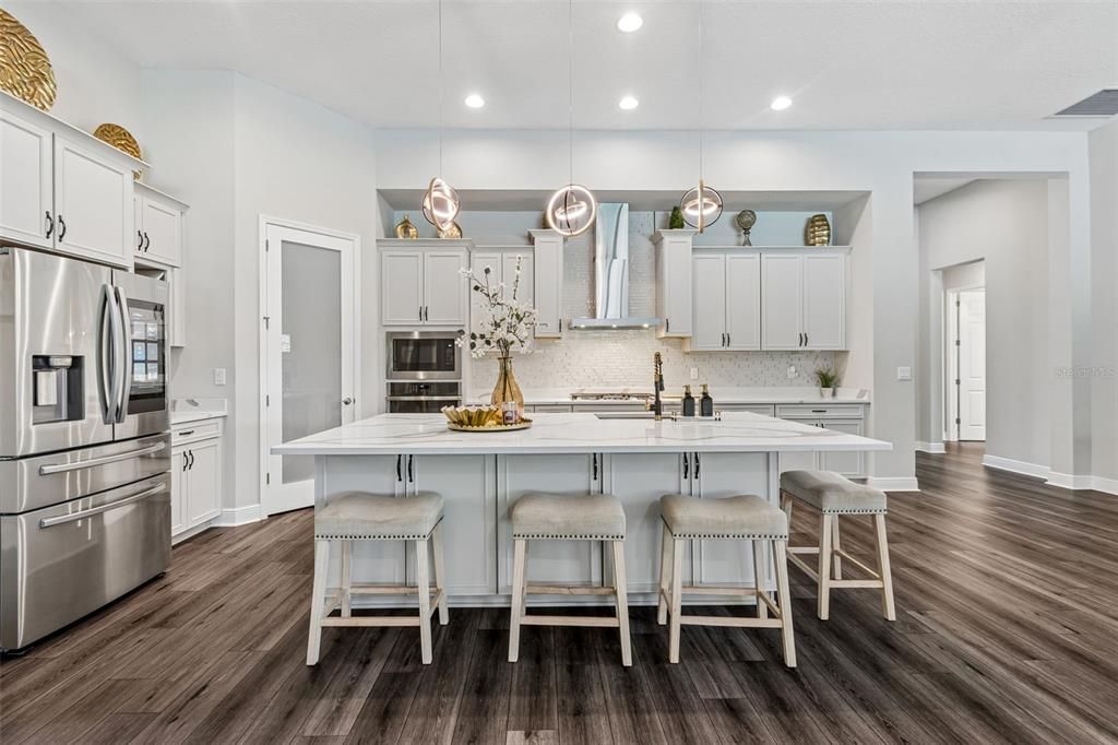 For Sale: $1,300,000 (5 beds, 4 baths, 4688 Square Feet)
