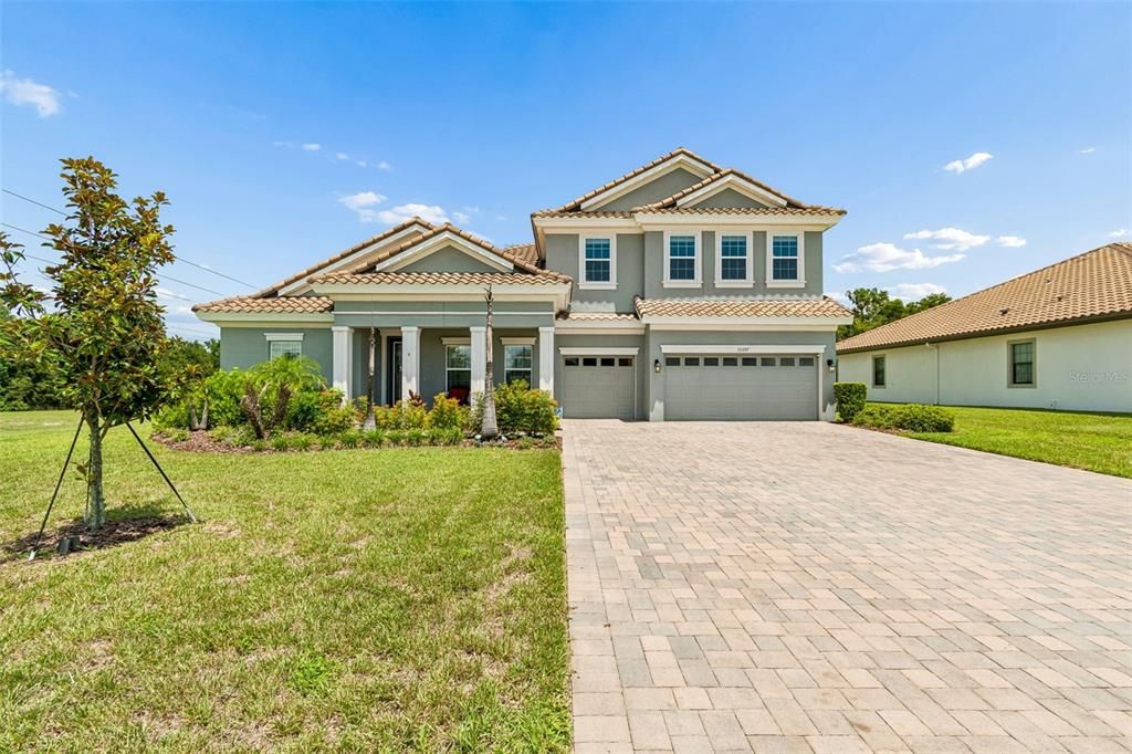 For Sale: $1,300,000 (5 beds, 4 baths, 4688 Square Feet)