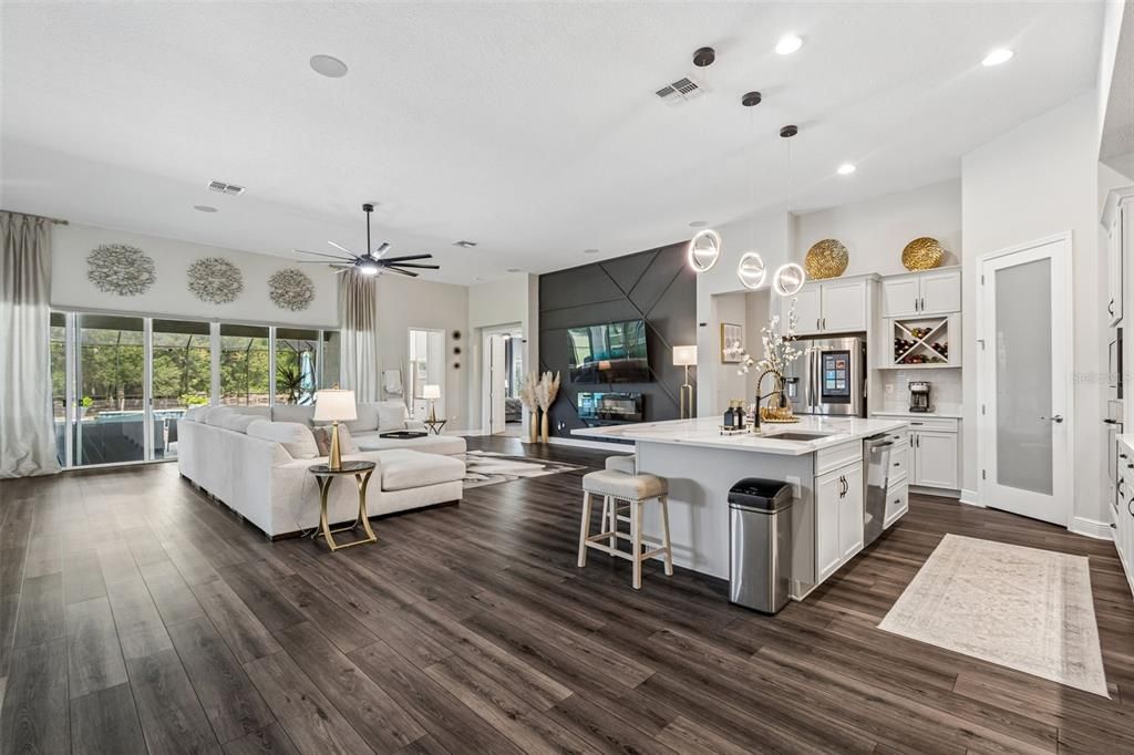 For Sale: $1,300,000 (5 beds, 4 baths, 4688 Square Feet)