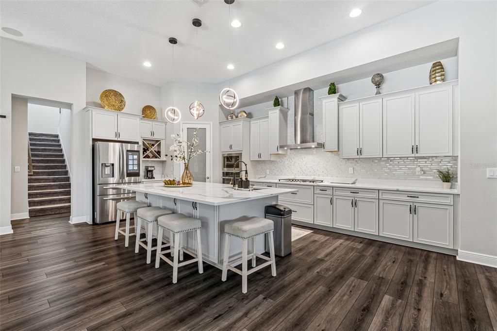 For Sale: $1,300,000 (5 beds, 4 baths, 4688 Square Feet)