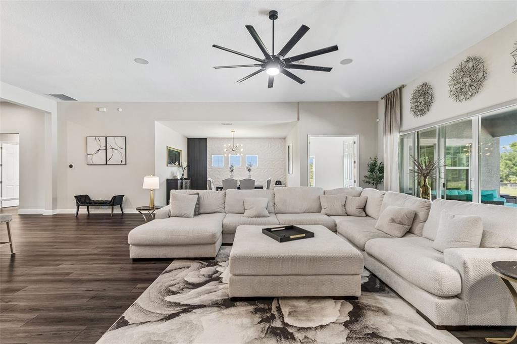 For Sale: $1,300,000 (5 beds, 4 baths, 4688 Square Feet)