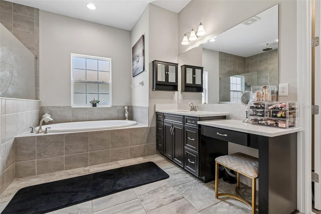 For Sale: $1,300,000 (5 beds, 4 baths, 4688 Square Feet)