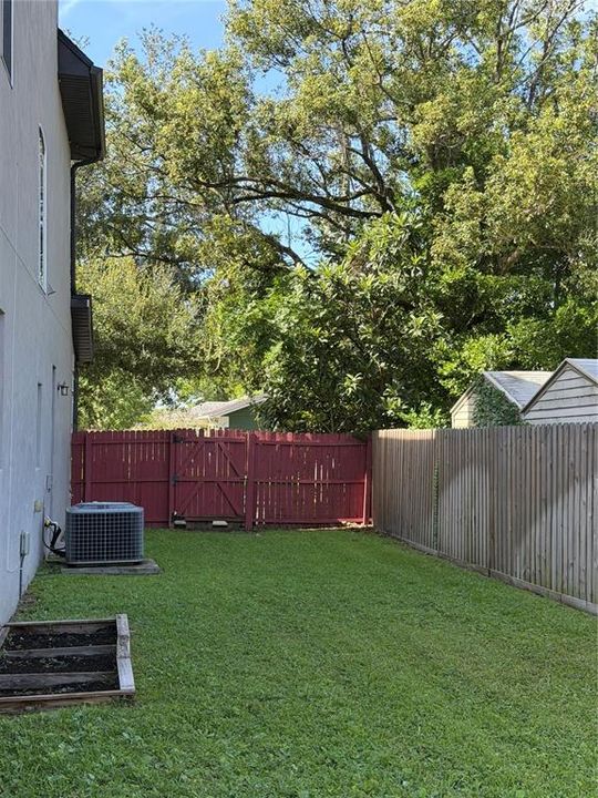 For Rent: $3,000 (3 beds, 2 baths, 1812 Square Feet)