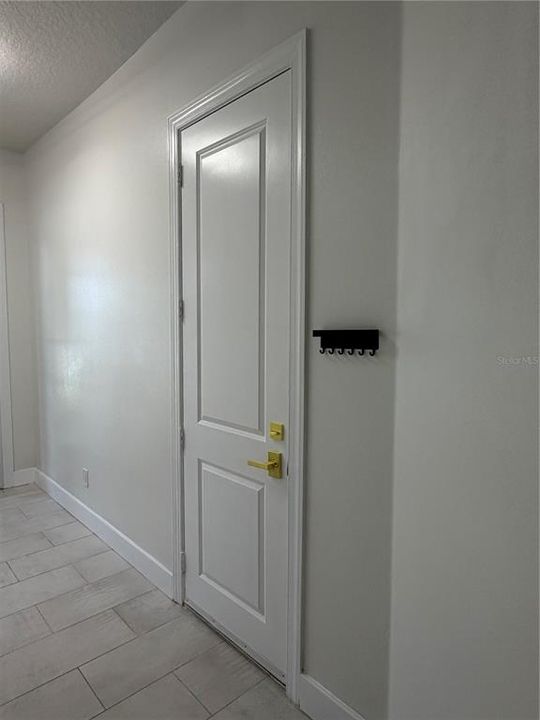 For Rent: $3,000 (3 beds, 2 baths, 1812 Square Feet)