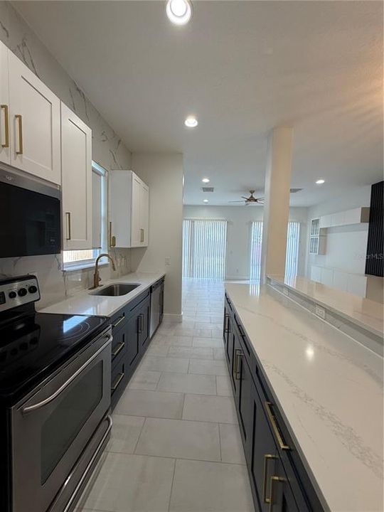 For Rent: $3,000 (3 beds, 2 baths, 1812 Square Feet)