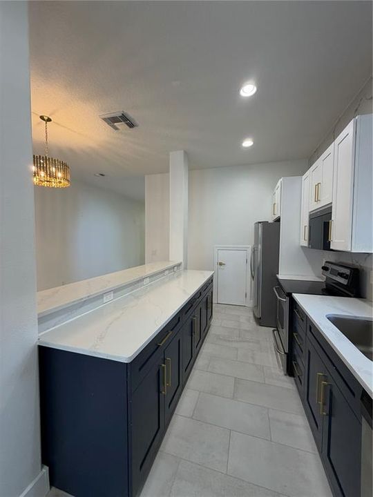 For Rent: $3,000 (3 beds, 2 baths, 1812 Square Feet)