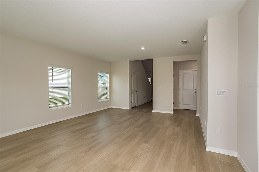 For Sale: $424,990 (5 beds, 3 baths, 2470 Square Feet)