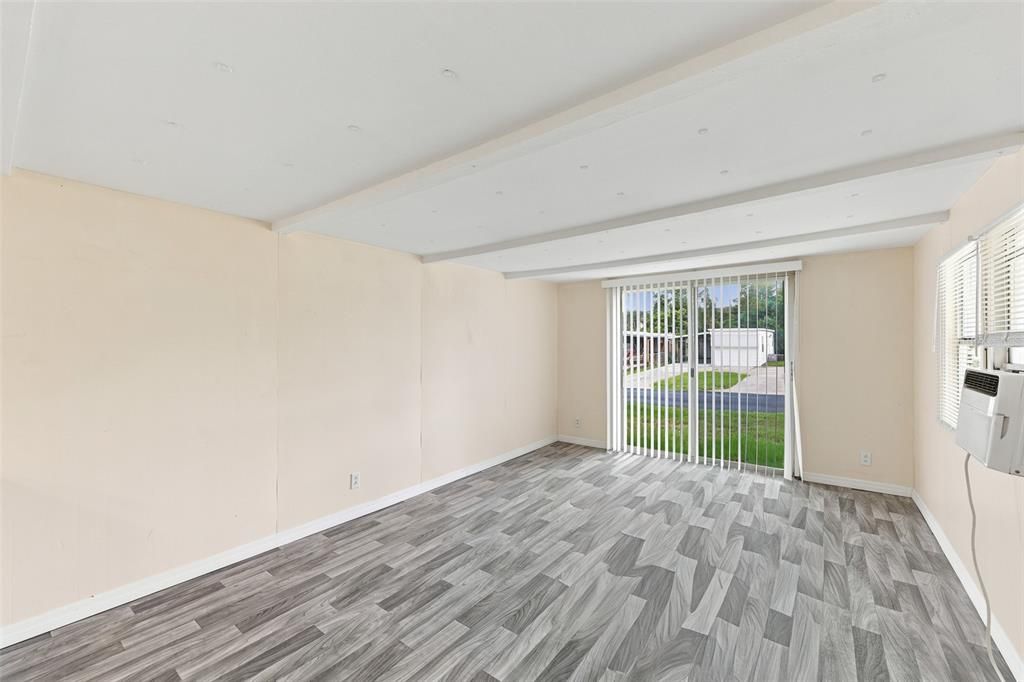 В аренду: $1,195 (2 спален, 1 ванн, 720 Квадратных фут)