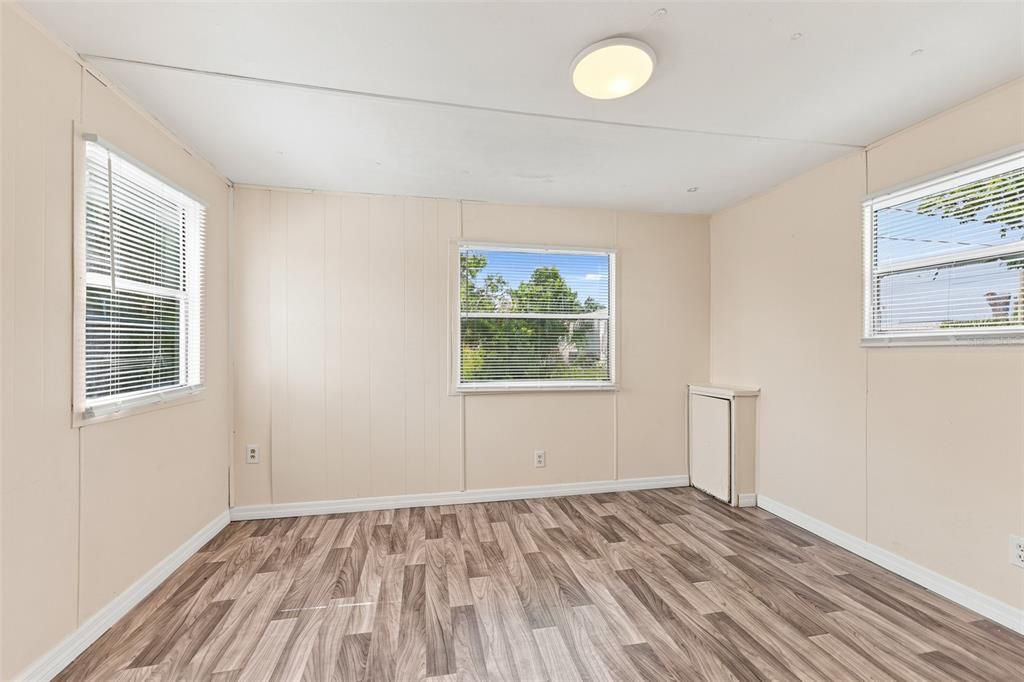 В аренду: $1,195 (2 спален, 1 ванн, 720 Квадратных фут)