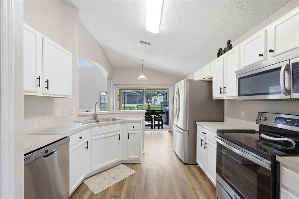 En Venta: $449,990 (5 camas, 3 baños, 2235 Pies cuadrados)