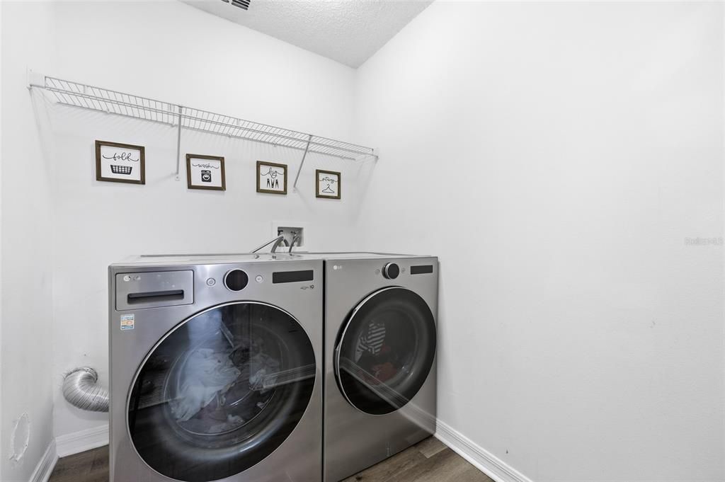 En Venta: $449,990 (5 camas, 3 baños, 2235 Pies cuadrados)