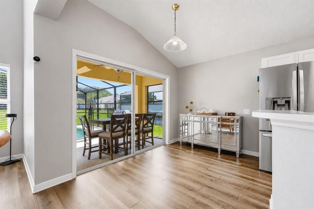 En Venta: $449,990 (5 camas, 3 baños, 2235 Pies cuadrados)