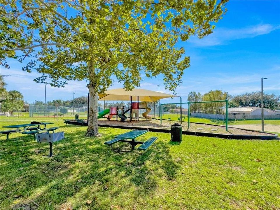 En Venta: $449,990 (5 camas, 3 baños, 2235 Pies cuadrados)