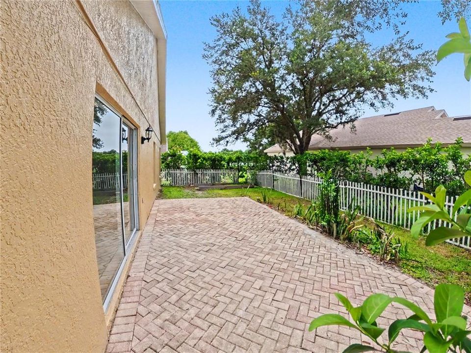 На продажу: $419,000 (4 спален, 2 ванн, 1942 Квадратных фут)