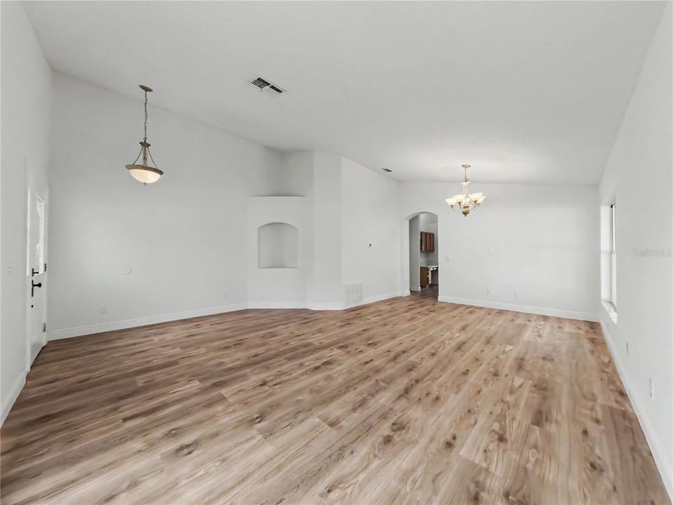 На продажу: $419,000 (4 спален, 2 ванн, 1942 Квадратных фут)
