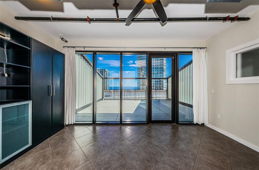 В аренду: $5,800 (2 спален, 2 ванн, 1354 Квадратных фут)