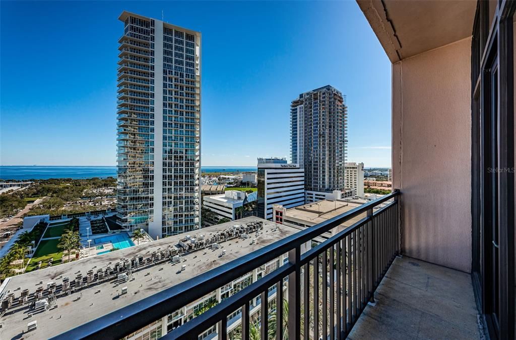 В аренду: $5,800 (2 спален, 2 ванн, 1354 Квадратных фут)