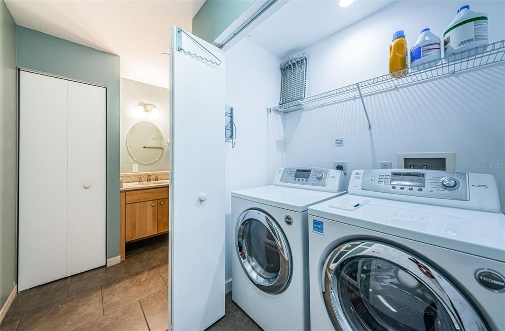 В аренду: $5,800 (2 спален, 2 ванн, 1354 Квадратных фут)