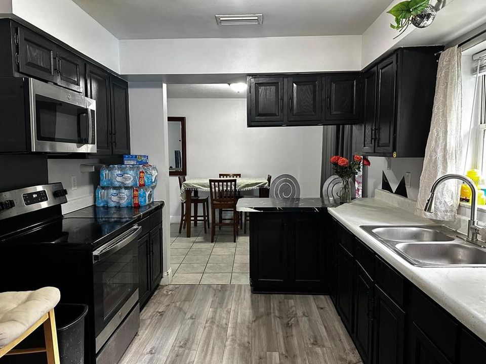 В аренду: $2,000 (3 спален, 2 ванн, 1353 Квадратных фут)