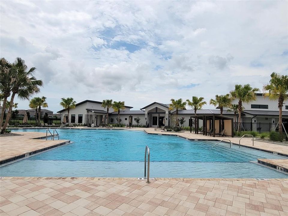 For Rent: $2,300 (3 beds, 2 baths, 1444 Square Feet)