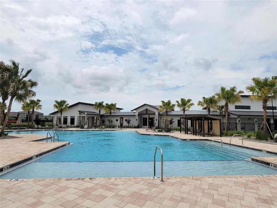 For Rent: $2,300 (3 beds, 2 baths, 1444 Square Feet)