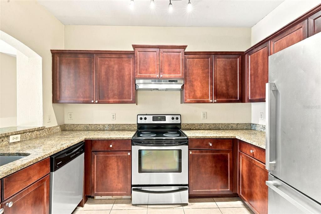 На продажу: $189,000 (2 спален, 2 ванн, 1242 Квадратных фут)