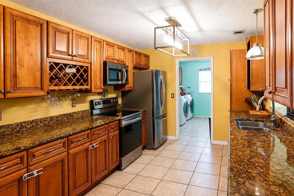 For Sale: $429,000 (3 beds, 3 baths, 2529 Square Feet)